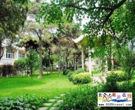 [秦皇島] 北戴河?xùn)|經(jīng)路賓館-住準(zhǔn)五星海華標(biāo)間/豪華大床+雙份早餐，享近海靜謐園林環(huán)境，度完美假期