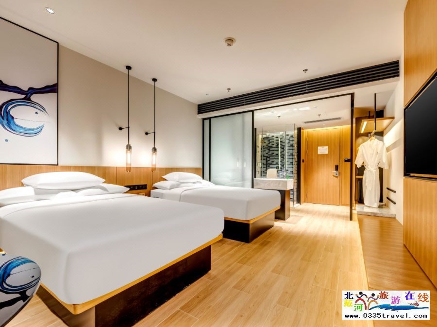 秦皇島海港萬(wàn)楓酒店電話18633570222