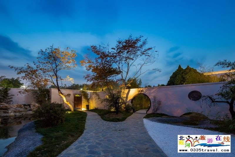 秦皇島燕山大學(xué)閑庭四藝酒店電話18633570222