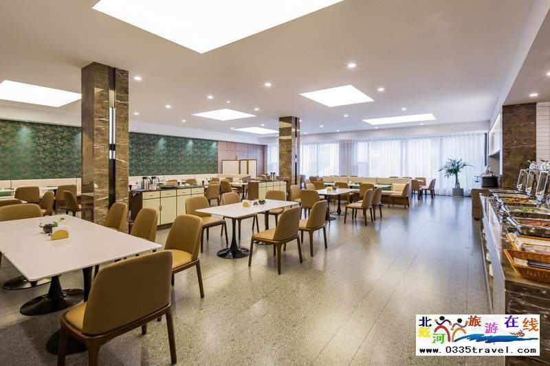 秦皇島燕山大學(xué)閑庭四藝酒店電話18633570222