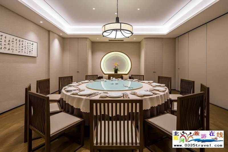 秦皇島燕山大學閑庭四藝酒店電話18633570222