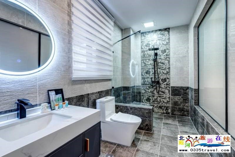 山海關古城十里楠舍酒店