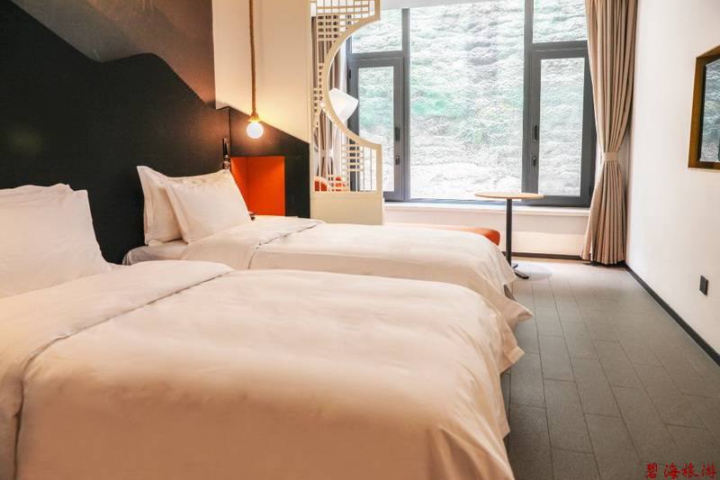 承德金山嶺長城大酒店咨詢預(yù)定電話18633570222 15703350808 承德金山嶺長城大酒店咨詢預(yù)定電話18633570222 15703350808